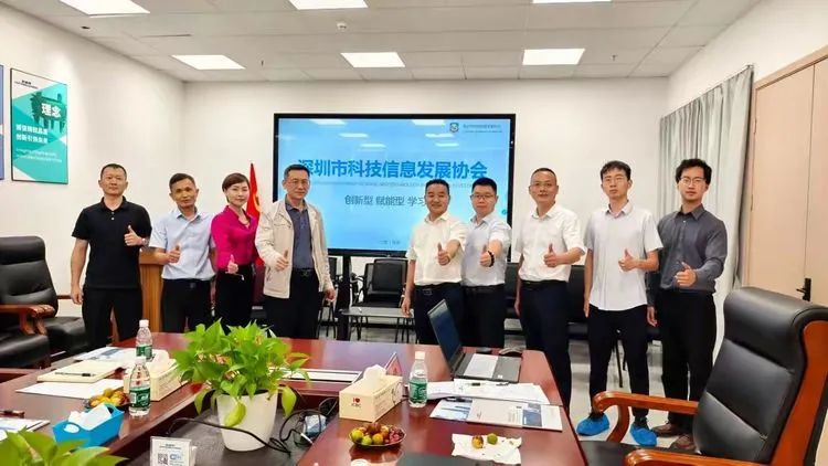 区域交流丨荆州市人大常委会副主任、市总工会主席刘勇一行莅临协会座谈交流，并深入走访振华兴、诚之益等优秀会员单位！