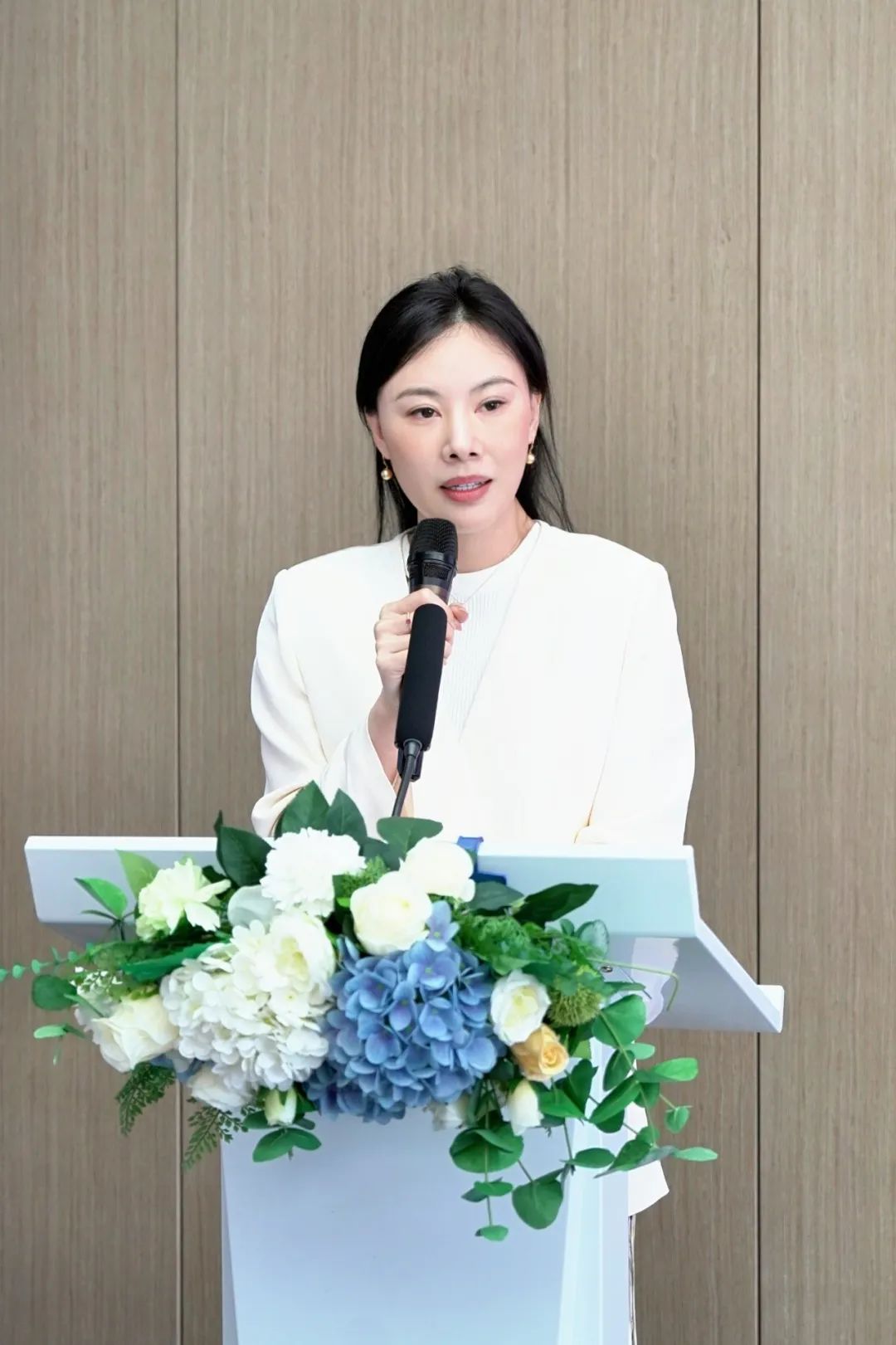 安宁主持.jpg